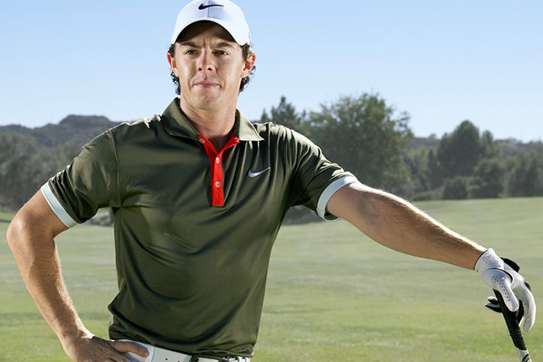Rory McIlroy Nike golf ruházatban.